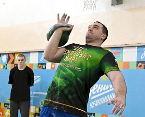 Соревнования по перетягиванию каната и гиревому спорту