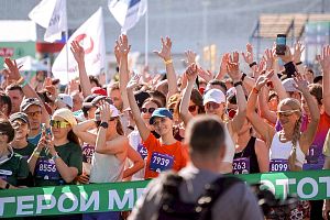 Более 50 молодых приборостроителей стали участниками XII полумарафона «Беги, герой!»