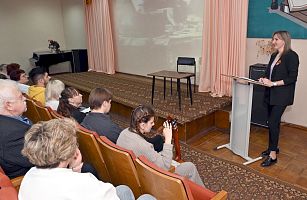 Молодежь и ветераны АПЗ на литературно-музыкальном вечере "Связь поколений"