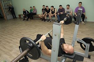 Открытый кубок по русскому жиму штанги лежа