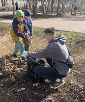 Молодые приборостроители провели субботник в сквере имени П.И. Пландина