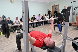 Четыре призовых места заняли приборостроители на открытом первенстве АПЗ по русскому жиму