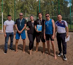 Впервые профком АПЗ организовал первенство по пляжному волейболу в городском парке
