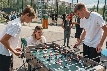 На городском семейно-спортивном фестивале "Мяч" активисты МС организовали турнир по настольным играм