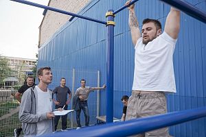 Соревнования по воркауту на заводской площадке