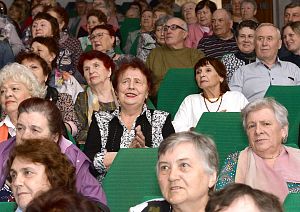 Отчетный концерт хора ветеранов завода «Легенда»