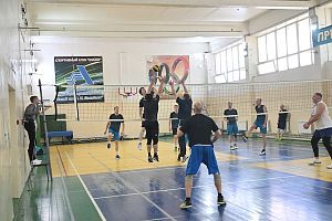 Соревнования по волейболу в рамках заводской спартакиады