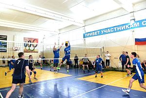 АПЗ организовал игры по волейболу среди непрофессиональных мужских команд Арзамаса
