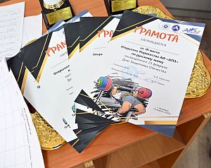 Четыре призовых места заняли приборостроители на открытом первенстве АПЗ по русскому жиму