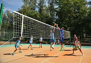 III заводские соревнования по парковому волейболу