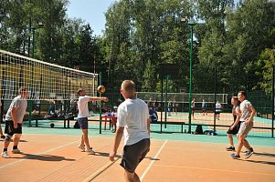 III заводские соревнования по парковому волейболу