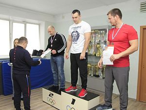 Открытый кубок по русскому жиму штанги лежа
