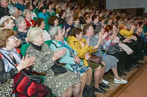 Отчетный концерт хора ветеранов завода «Легенда»