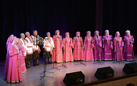 Отчетный концерт хора ветеранов завода «Легенда»