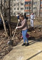 Молодые приборостроители провели субботник в сквере имени П.И. Пландина