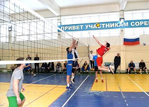 АПЗ организовал игры по волейболу среди непрофессиональных мужских команд Арзамаса