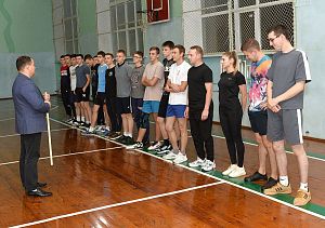 Команда Молодежного совета сразилась в турнире по лапте со студентами АПК