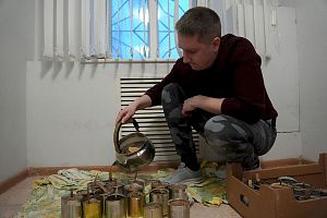 Молодежный совет организовал изготовление окопных свечей