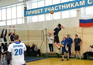 АПЗ организовал игры по волейболу среди непрофессиональных мужских команд Арзамаса