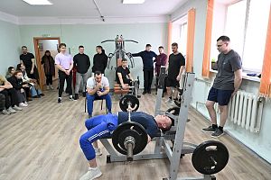 Четыре призовых места заняли приборостроители на открытом первенстве АПЗ по русскому жиму