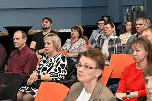 Торжественное вручение свидетельств о занесении на заводскую Доску почета 