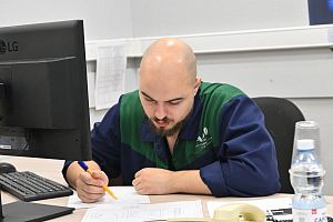 Заводской конкурс "Золотые руки"