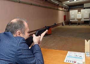 Соревнования по стрельбе в рамках заводской спартакиады