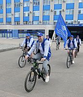 Команда МС возглавила колонну на городском велопробеге